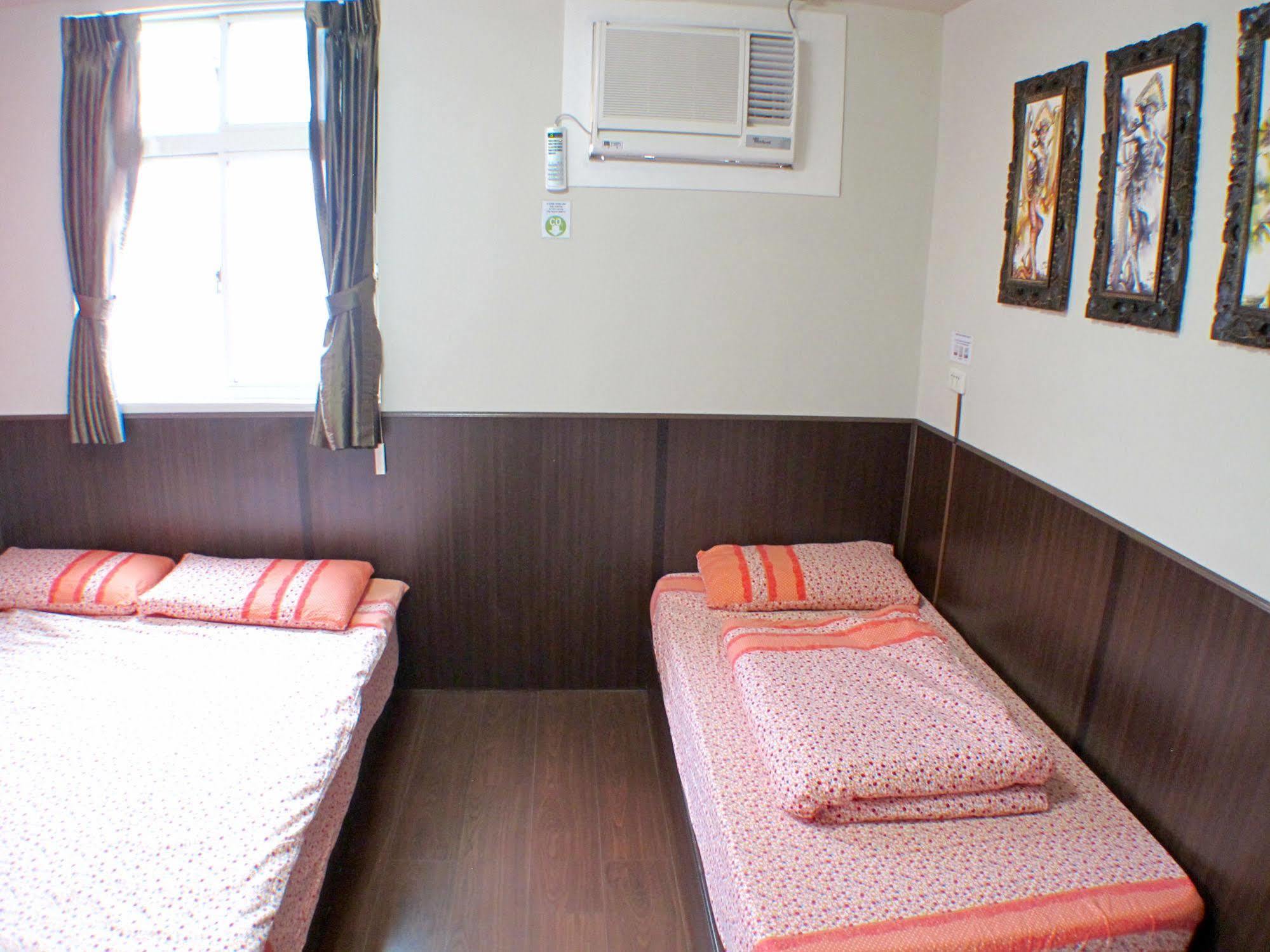 Jv's Hotel