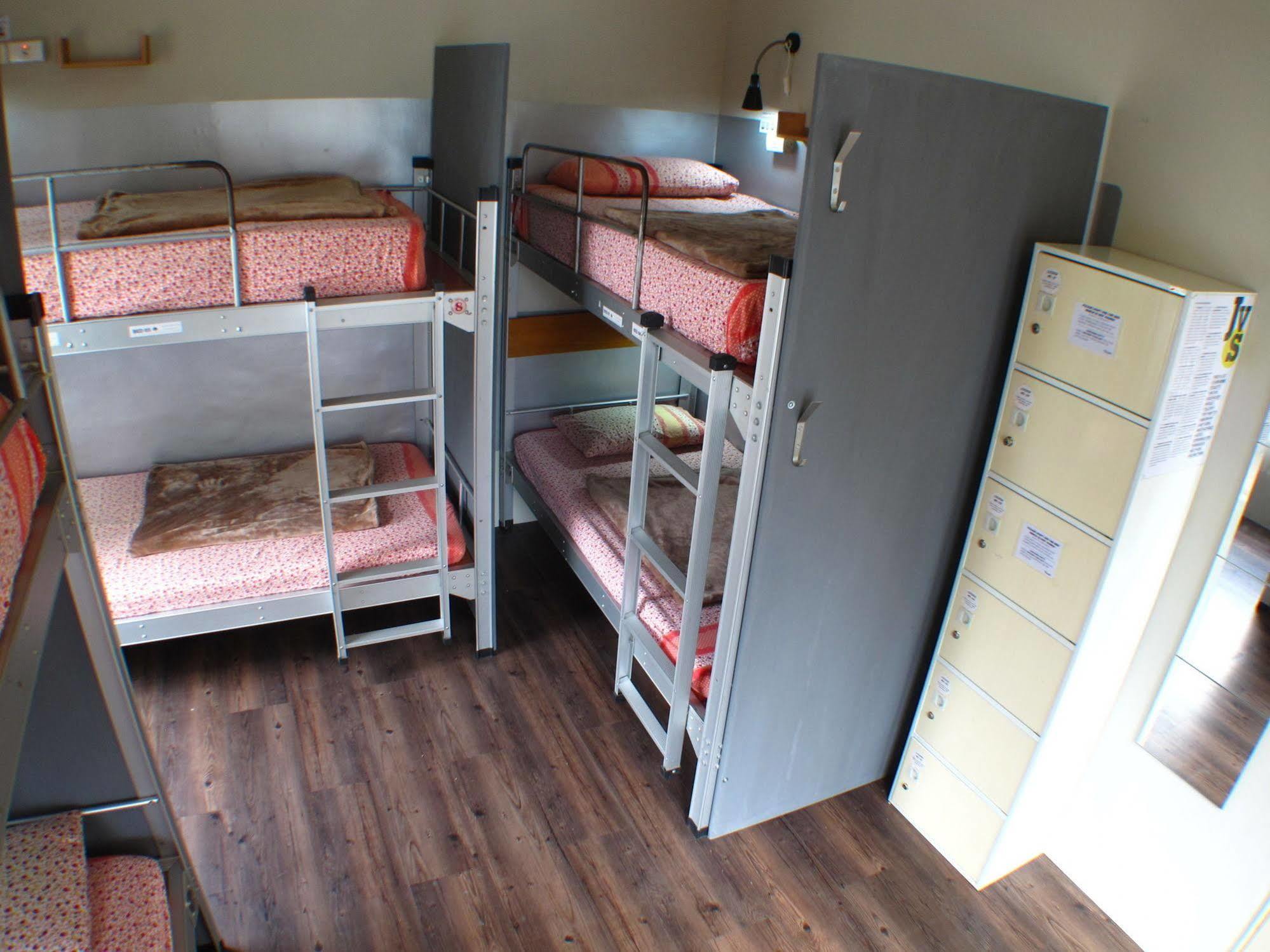 Jv's Hotel 2*