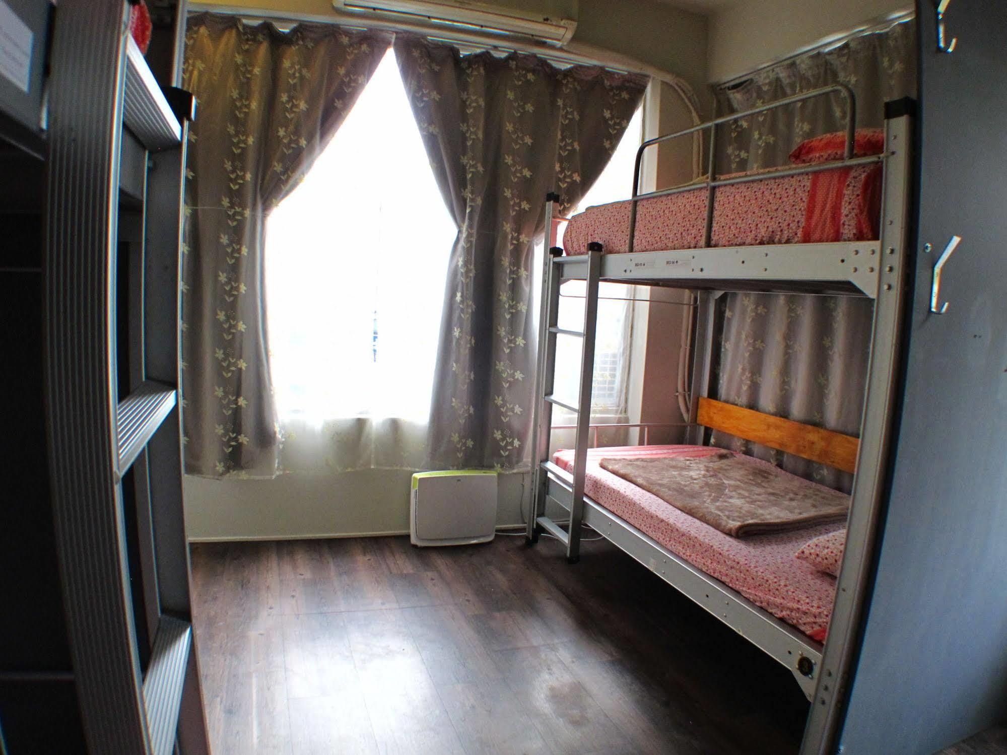 Jv's Hotel